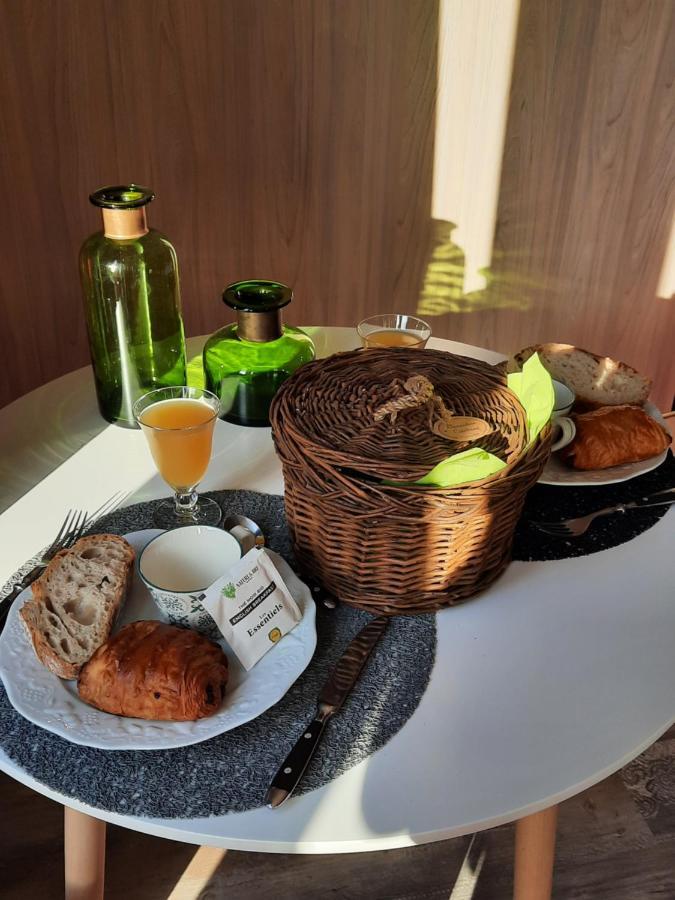 Le Lodge Des Chenes Brousses-et-Villaret エクステリア 写真